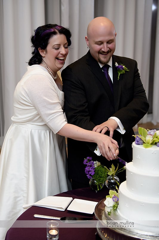 wedding cake cutting