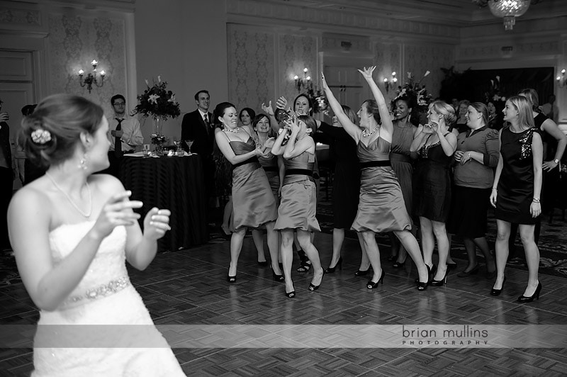 funny bouquet toss