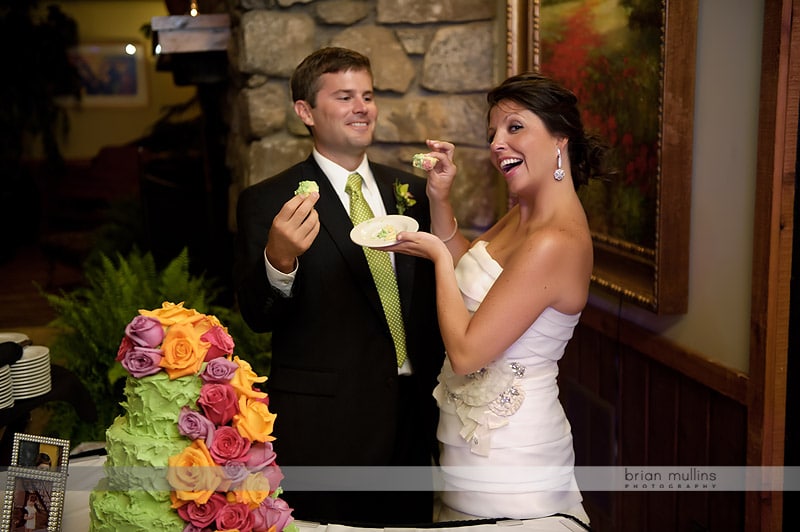 wedding cake cutting