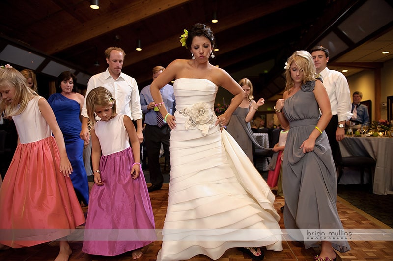 bride dancing at crest mountain wedding reception