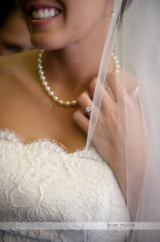photo of brides jewelry