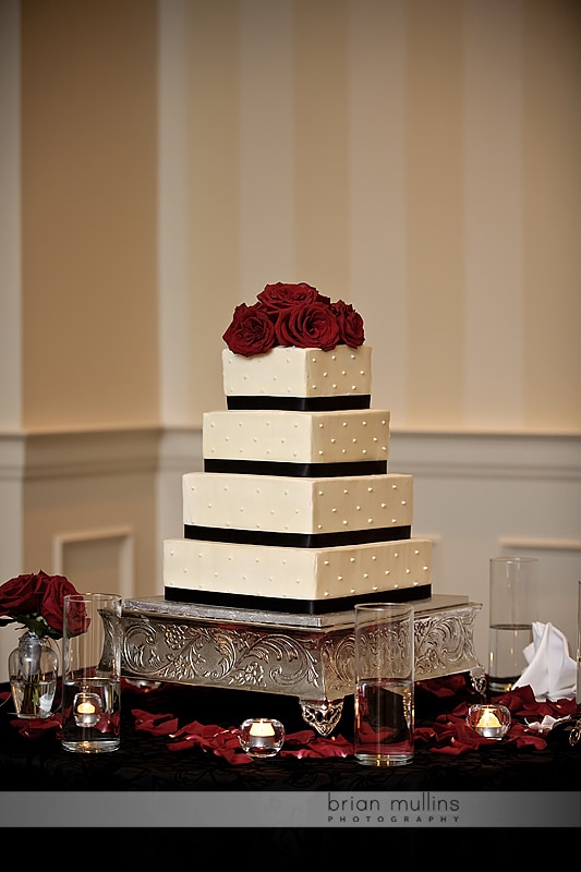 Renaissance Hotel wedding cake