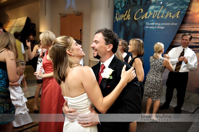 wedding couple dancing museum of natural sciences