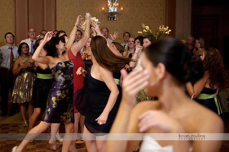 funny bouquet toss