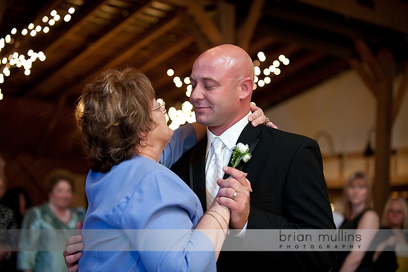 groom and Mom dance at wedding reception